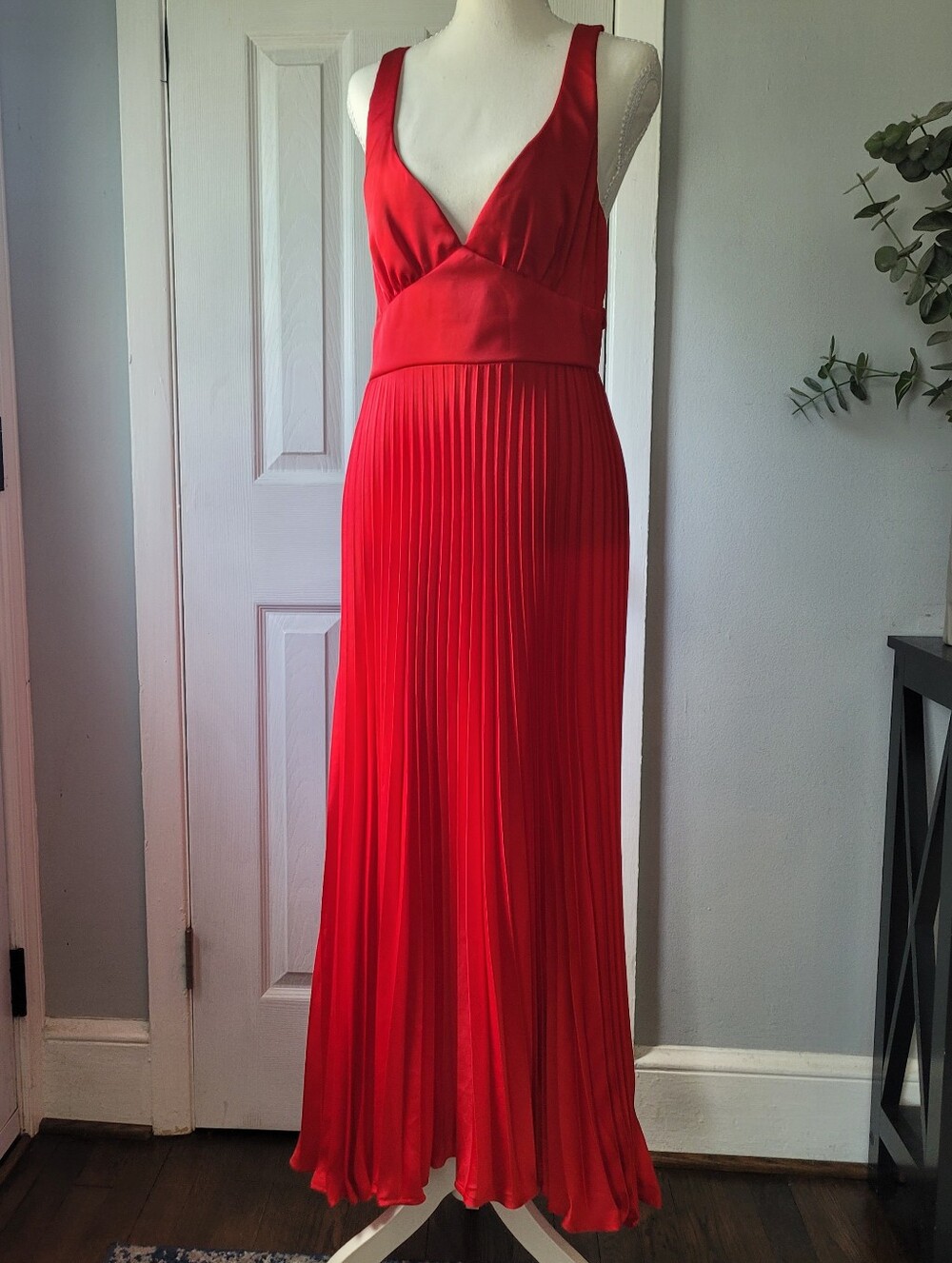 Hello Molly Red Satin Pleated Maxi Dress Open Back Plunge Sleeveless Size L NWT